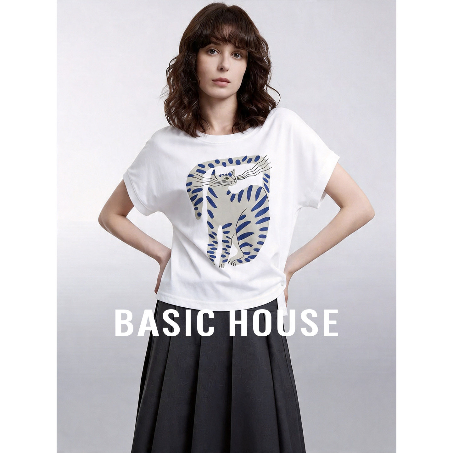 Basic House/百家好撞色印花套头短袖T恤夏季新款不规则圆领上衣