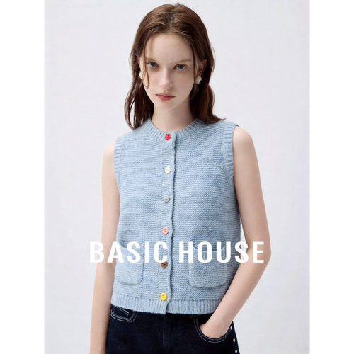 Basic House/百家好浅蓝色彩扣圆领针织马甲女减龄双口袋开衫马甲