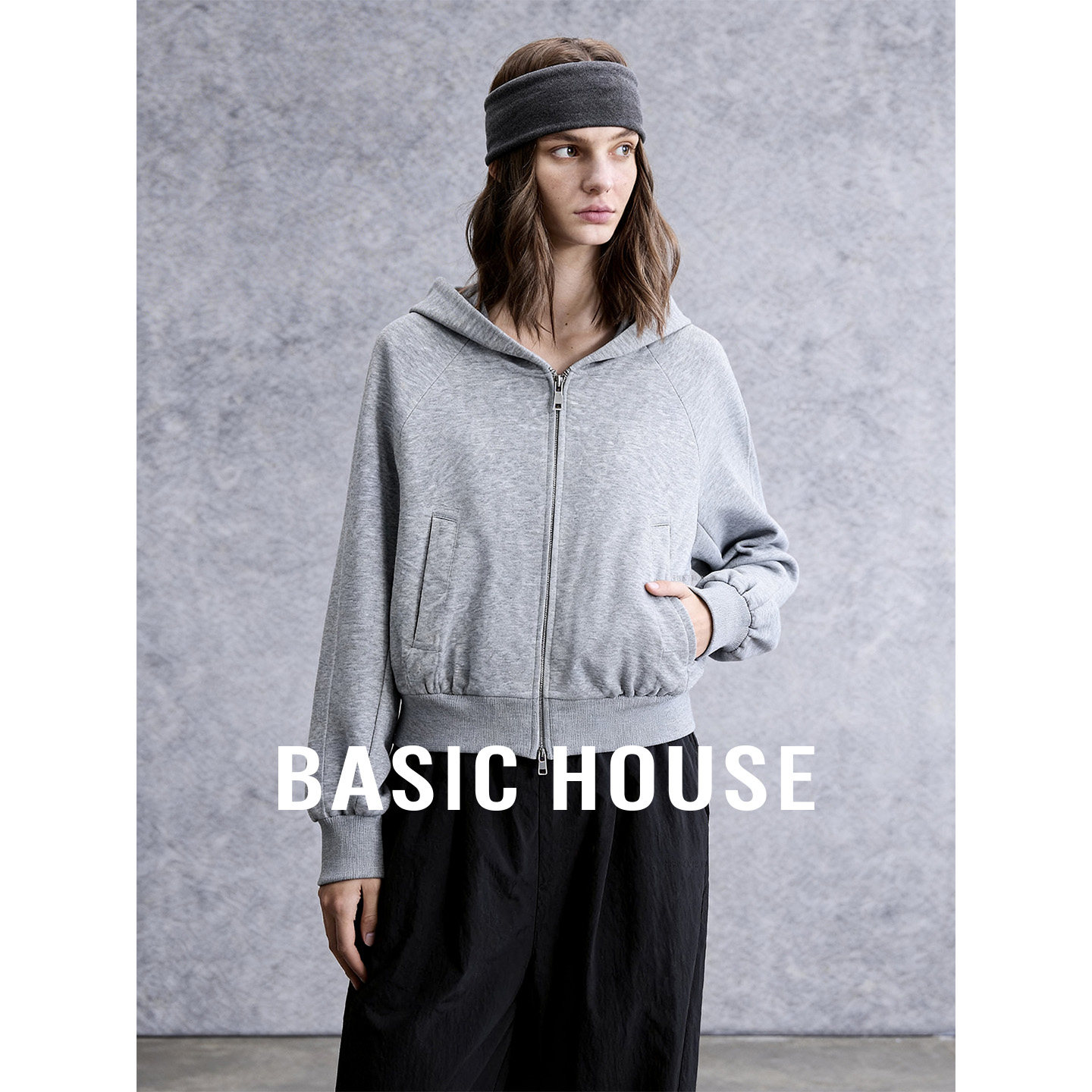 Basic House/百家好灰色连帽短款卫衣外套2026春季休闲外搭上衣女