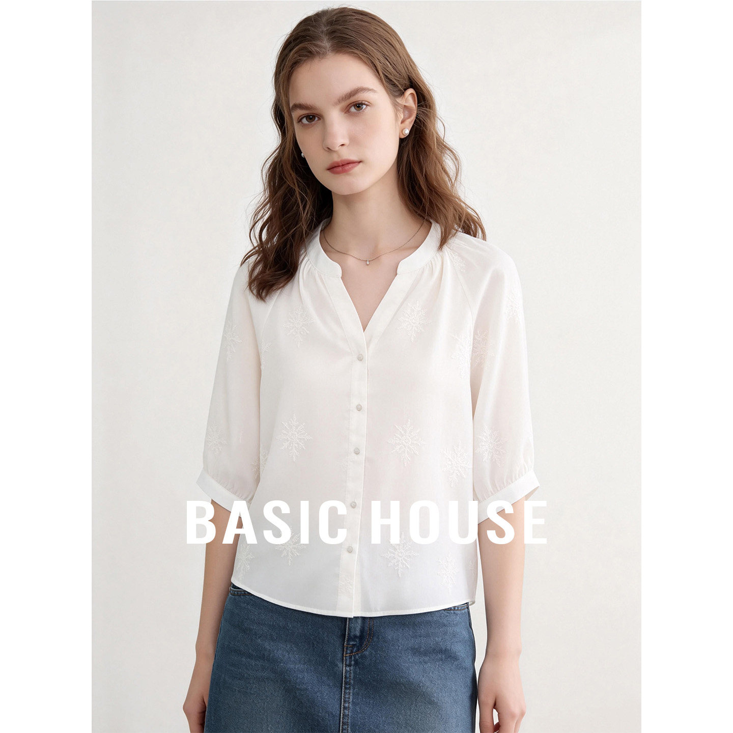 Basic House/百家好提花刺绣五分袖衬衫2026夏季新款通勤V领衬衣