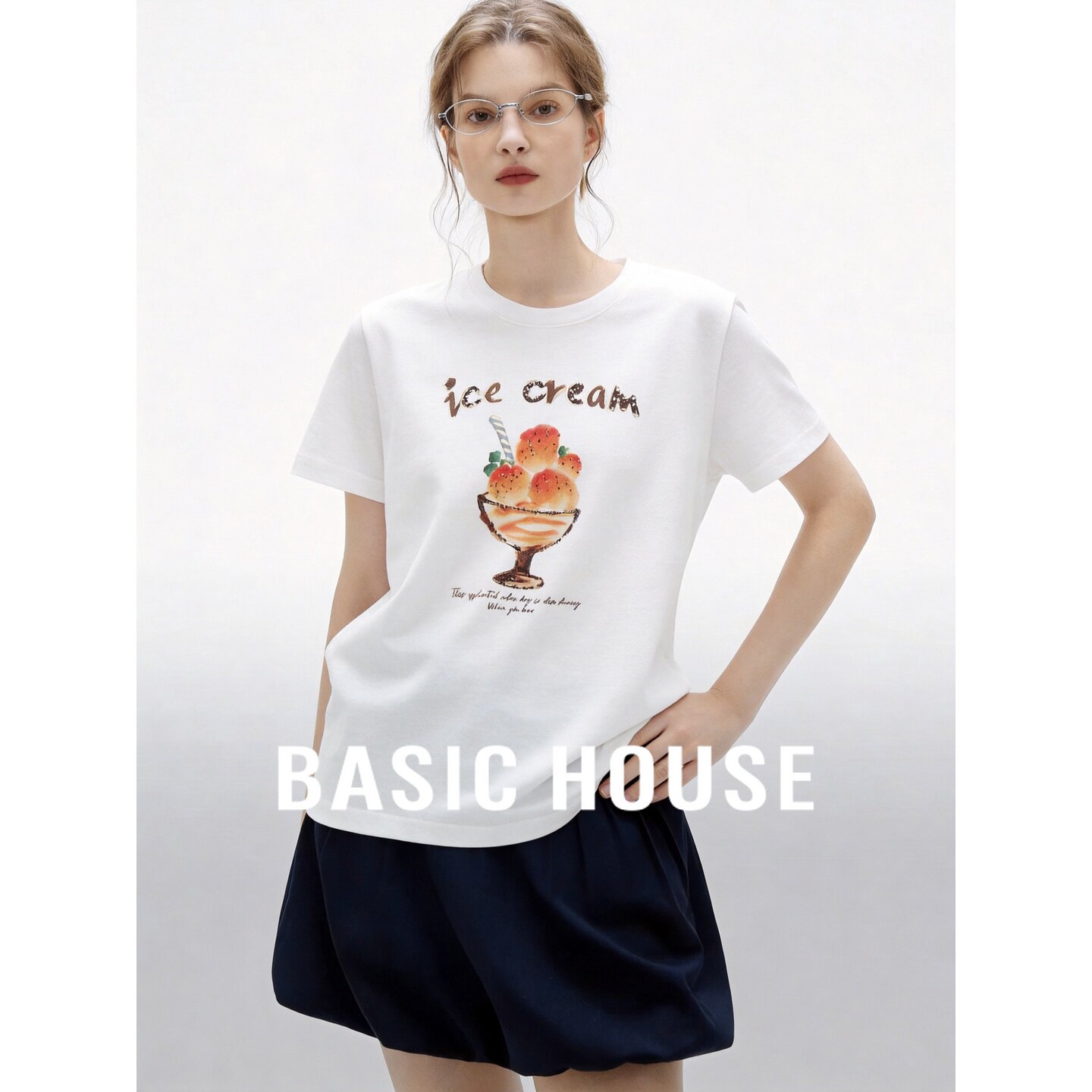 Basic House/百家好白色冰淇淋印花T恤圆领短袖宽松显瘦休闲上衣