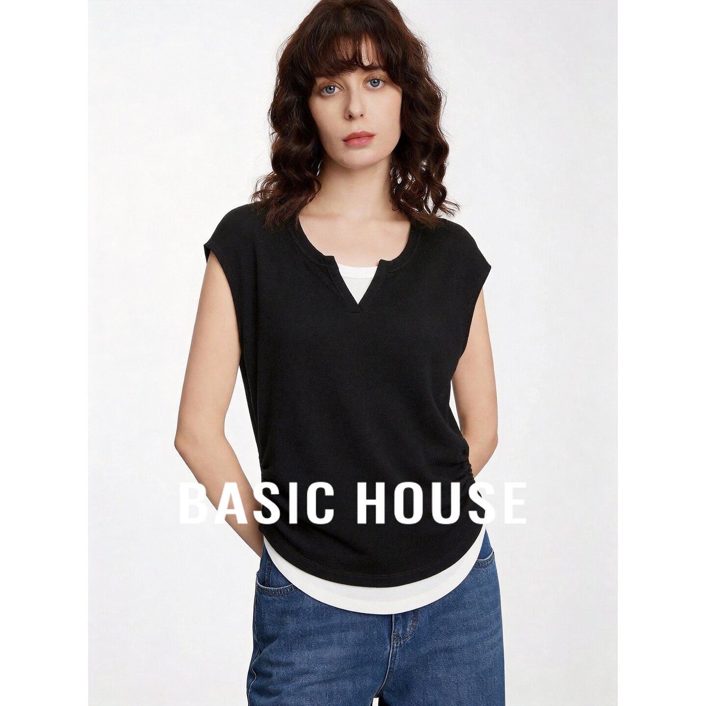 Basic House/百家好假两件黑色短袖T恤女V领宽松透气绵羊毛上衣夏