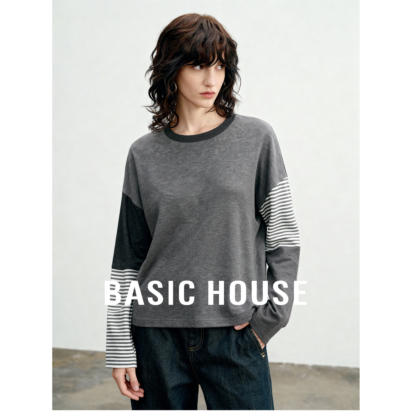 Basic House/百家好时髦圆领拼色条纹针织衫设计感宽松廓形上衣女