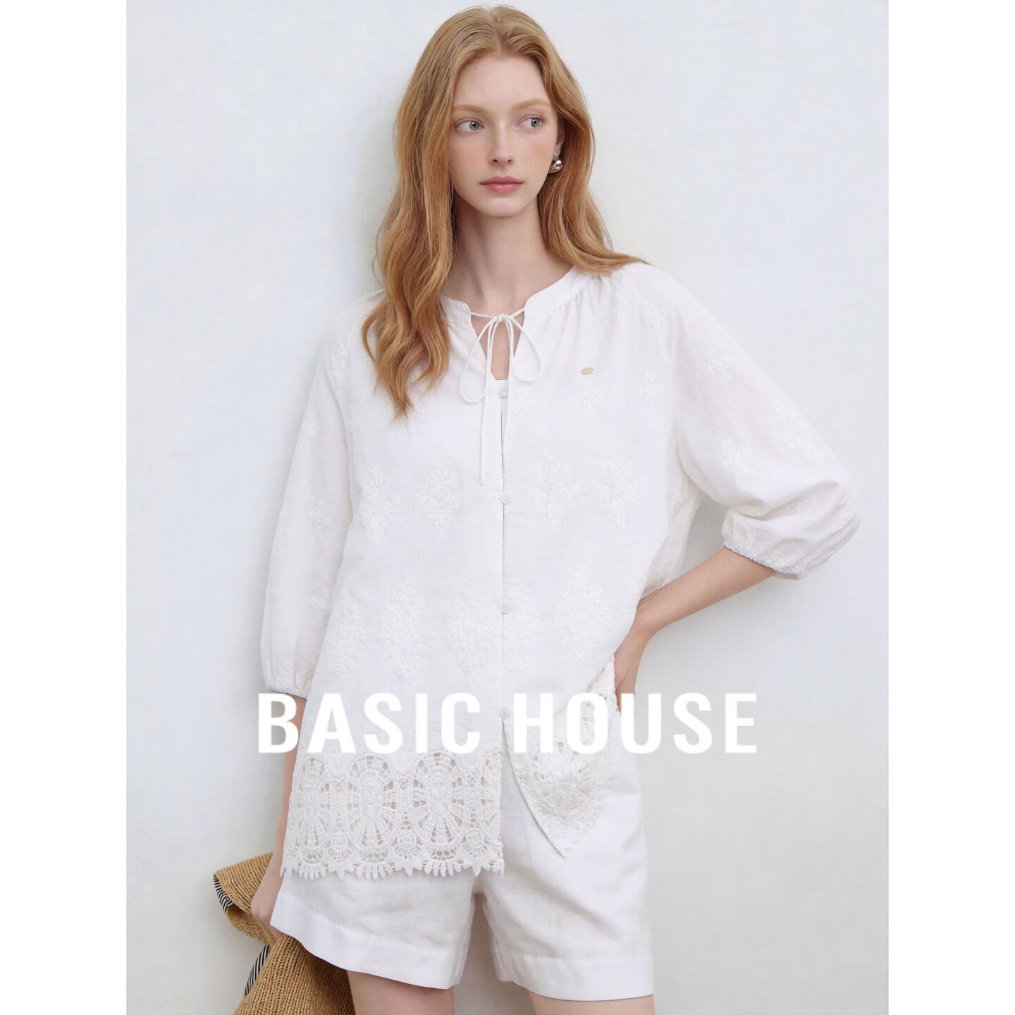 Basic House/百家好法式田园风衬衫女白色V领灯笼袖显瘦气质上衣