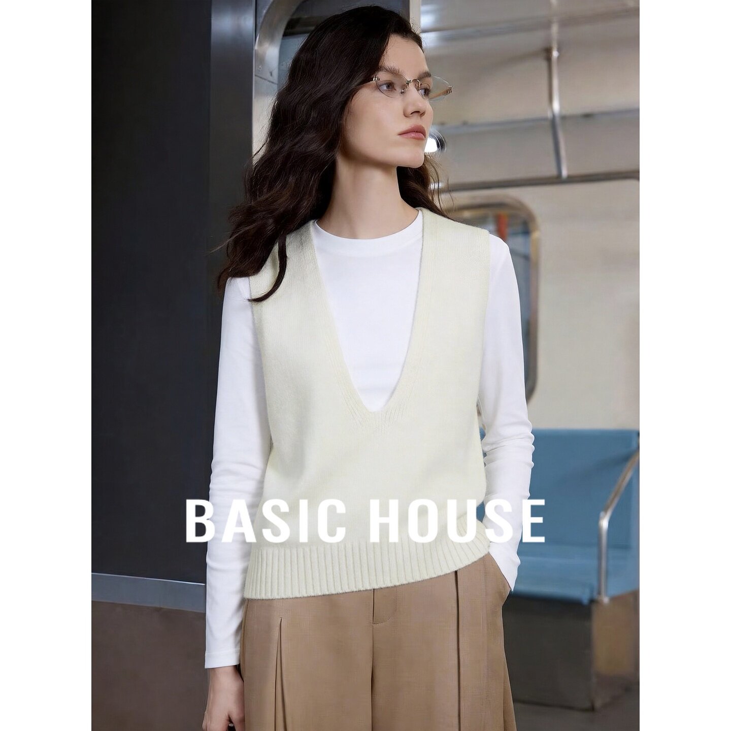 Basic House/百家好简约针织马甲女白色叠穿背心百搭马甲上衣秋季