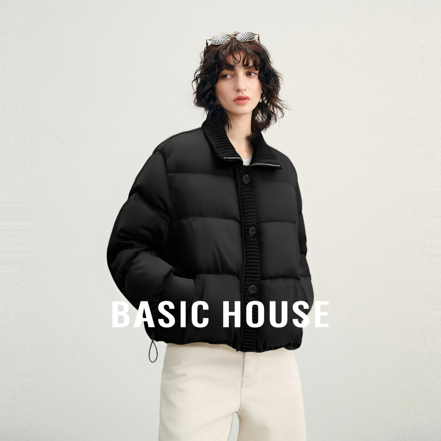 Basic House/百家好翻领拼接短款羽绒服2025蓬松纯色白鸭绒外套女