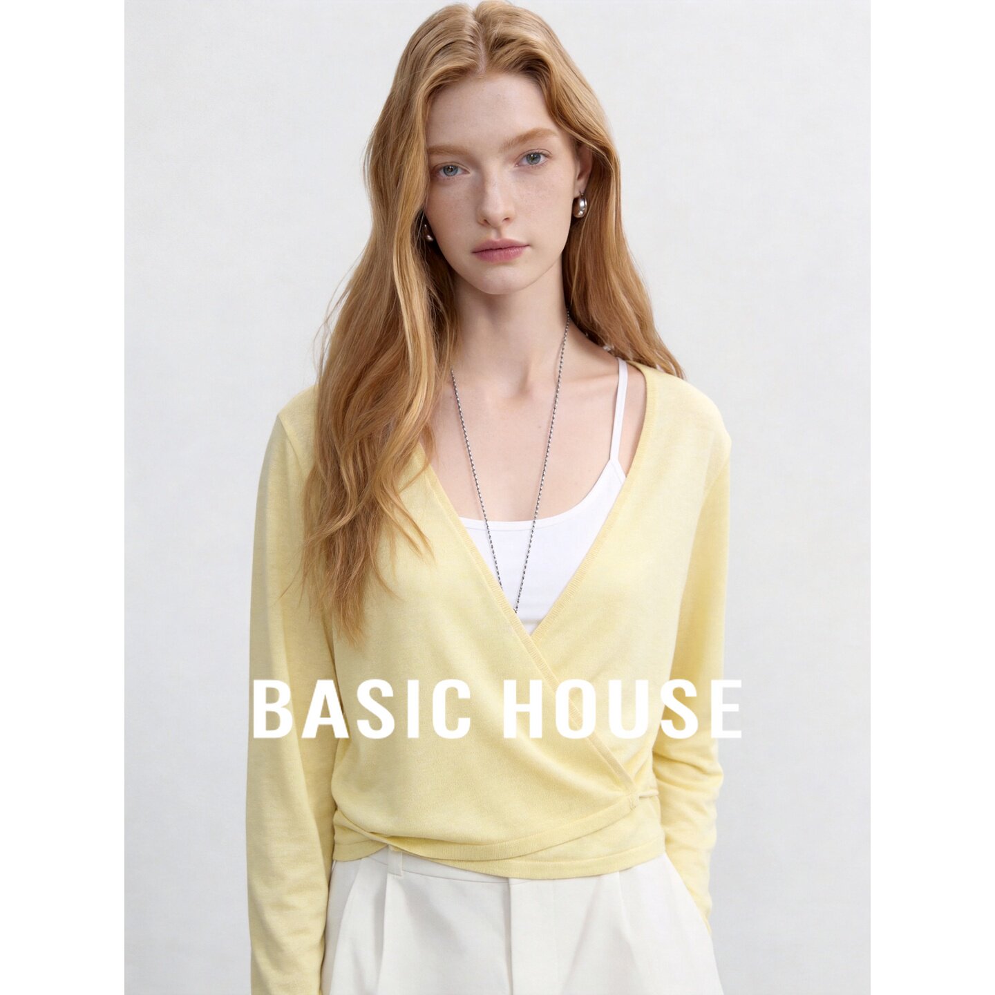 Basic House/百家好莱赛尔优雅风V领系带针织衫女淡黄色百搭上衣