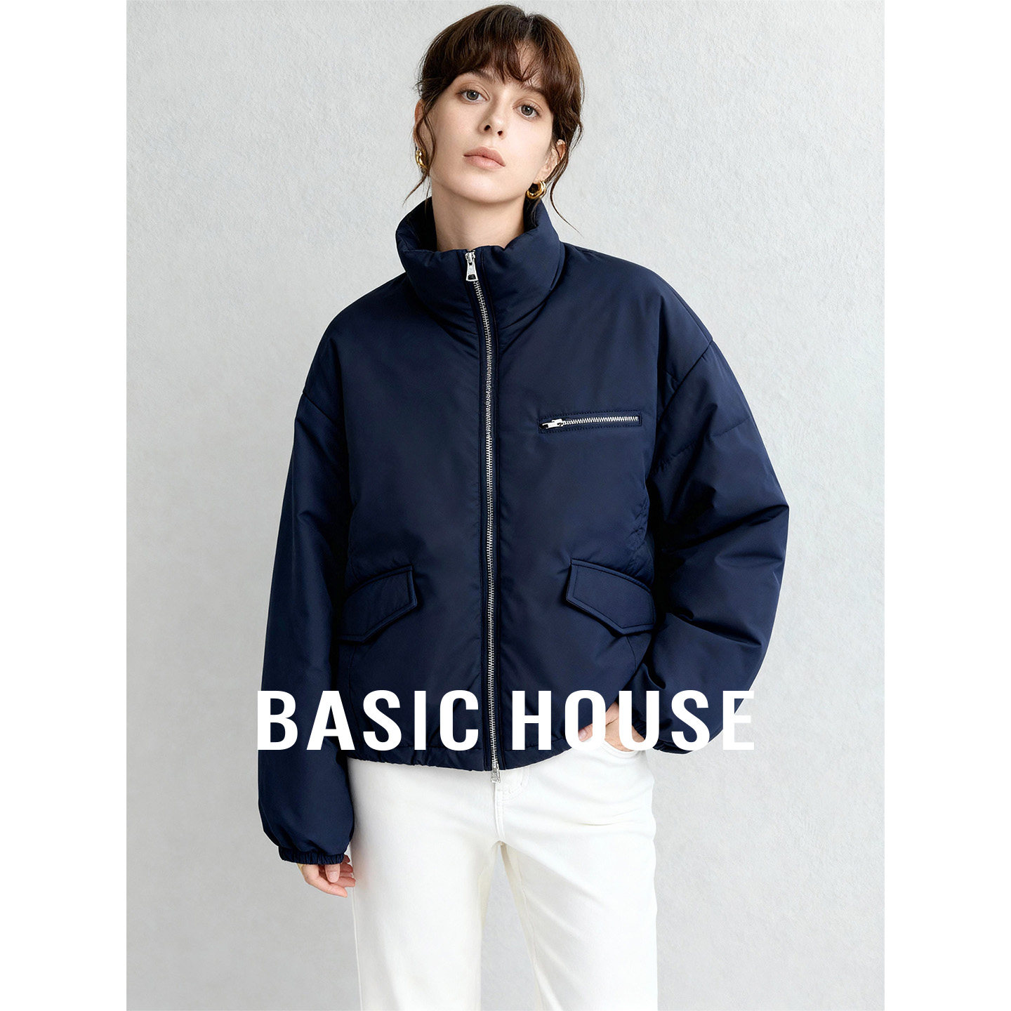 Basic House/百家好秋冬新款保暖立领纯色短款棉服女百搭通勤外套