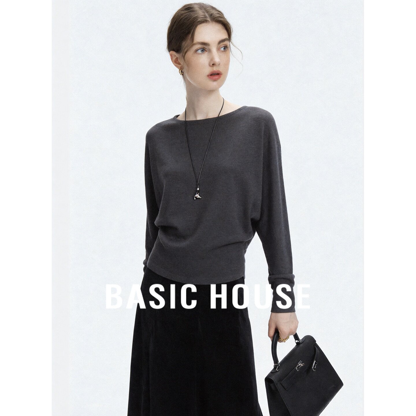 Basic House/百家好设计感灰色蝙蝠袖T恤女宽松显瘦圆领流行上衣