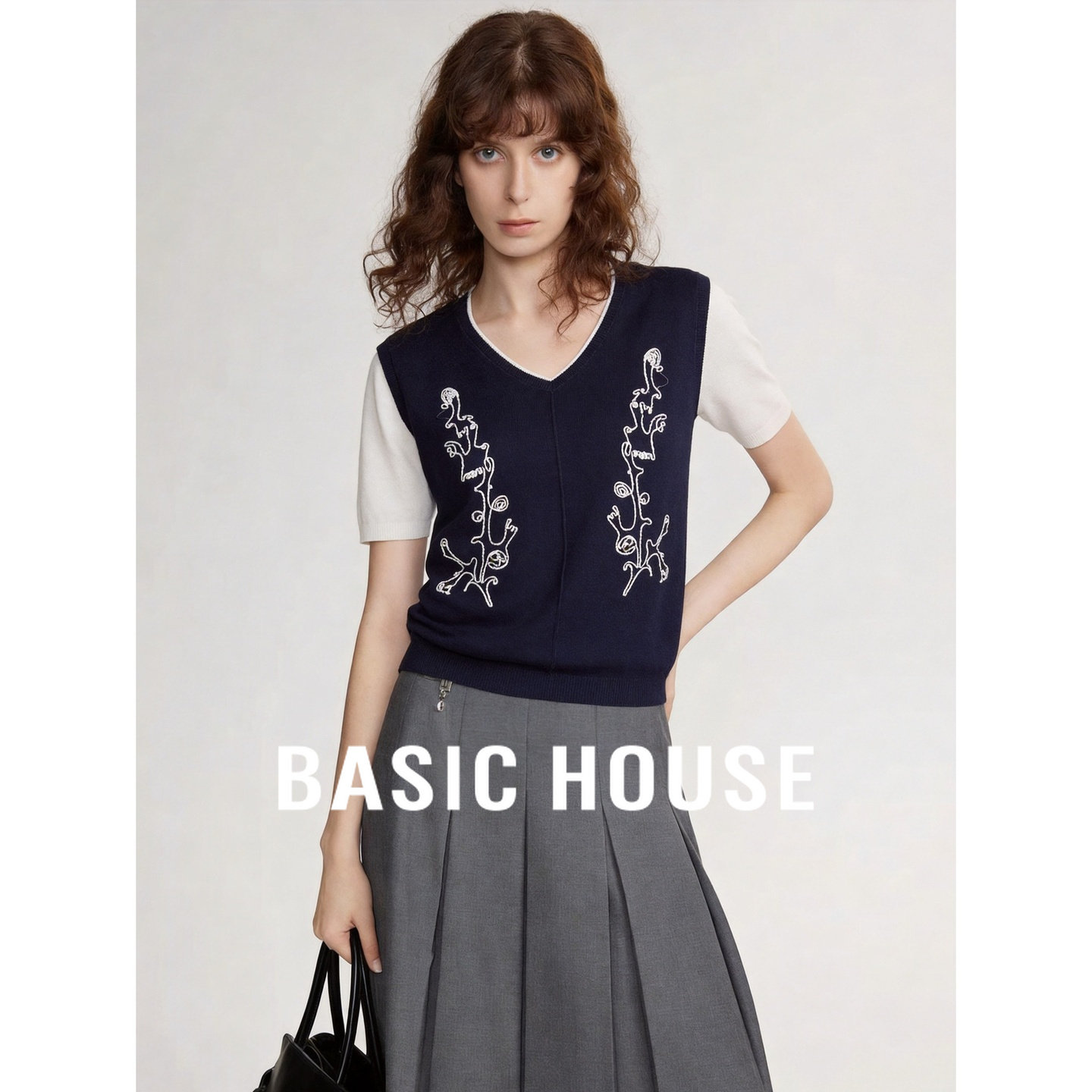 Basic House/百家好韩系学院风V领短袖针织衫女夏藏青假两件上衣