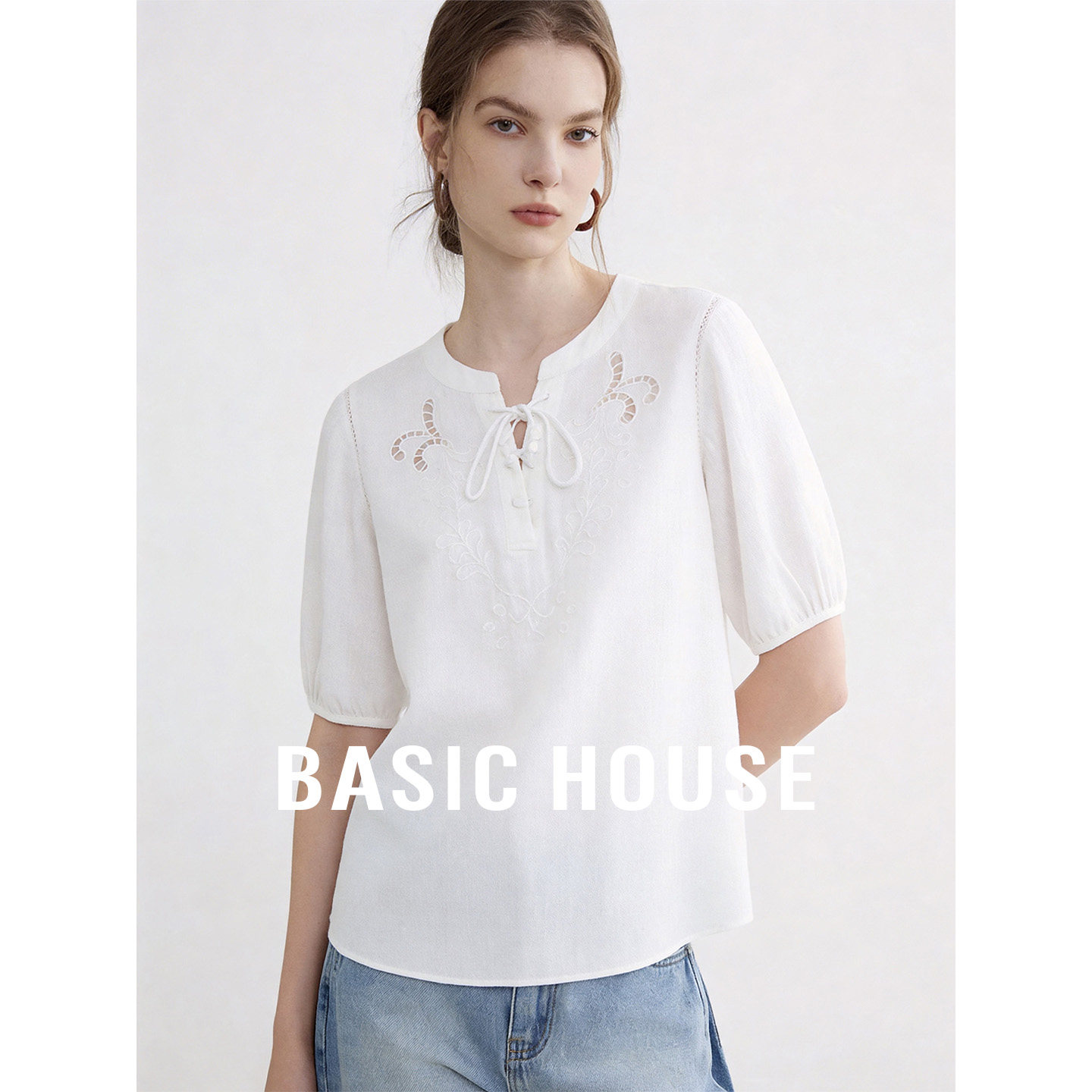 Basic House/百家好夏季新款宽松勾花镂空衬衫泡泡袖系带短款小衫
