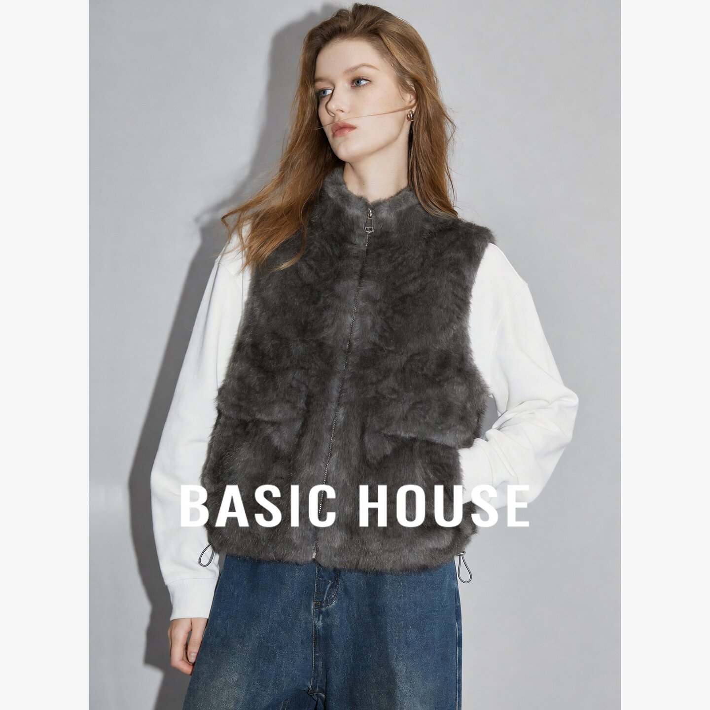 Basic House/百家好复古立领毛茸茸马甲女装无袖百搭抽绳收腰上衣