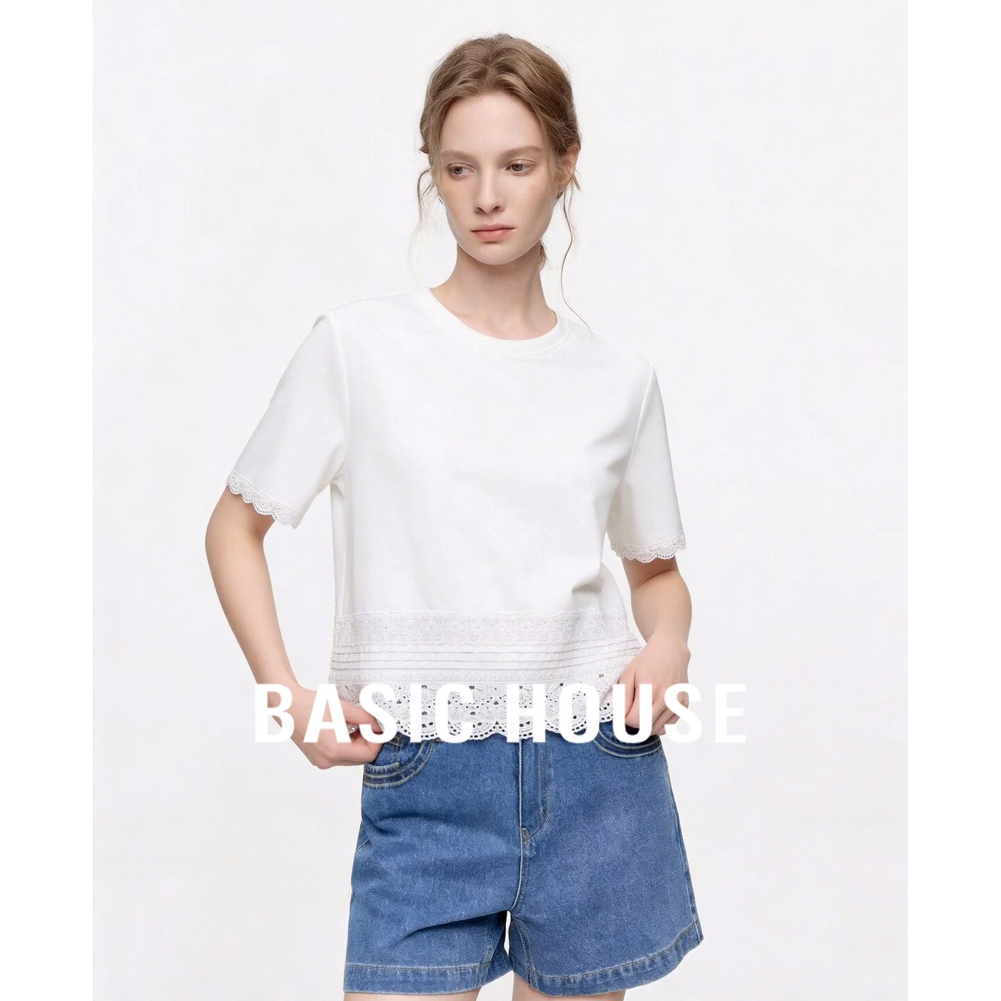 Basic House/百家好法式白色蕾丝拼接短袖T恤女夏显瘦棉质上衣