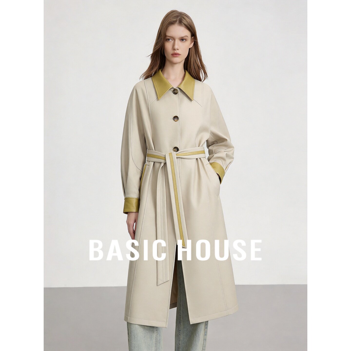 Basic House/百家好英伦风翻领中长款风衣女秋系带收腰单排扣外套