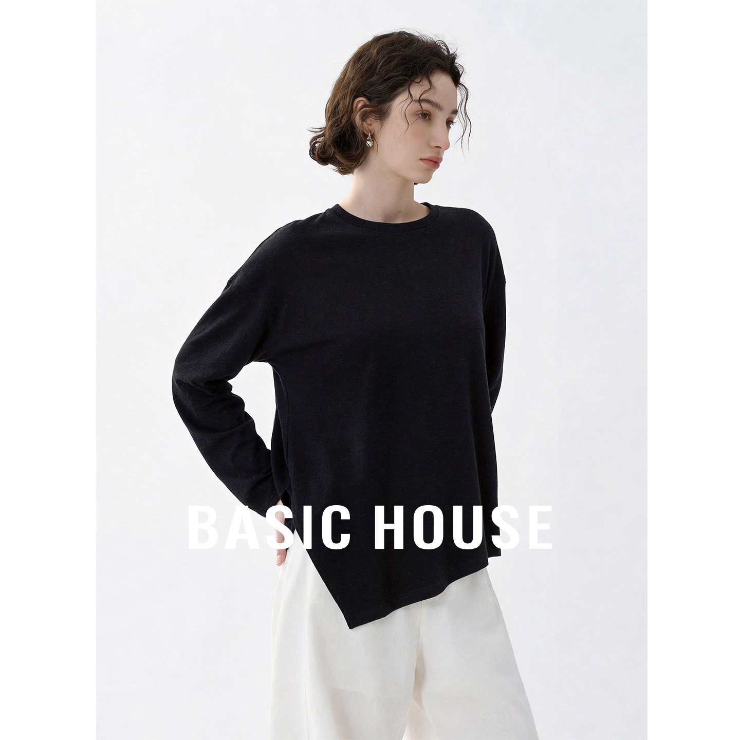 Basic House/百家好黑色圆领不规则设计感短袖T恤女夏季宽松上衣