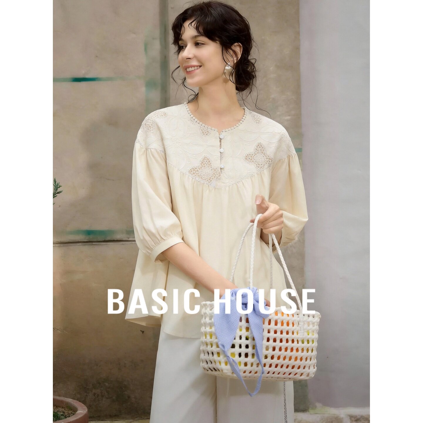 Basic House/百家好法式温柔风蕾丝七分袖衬衫女夏季圆领亚麻上衣