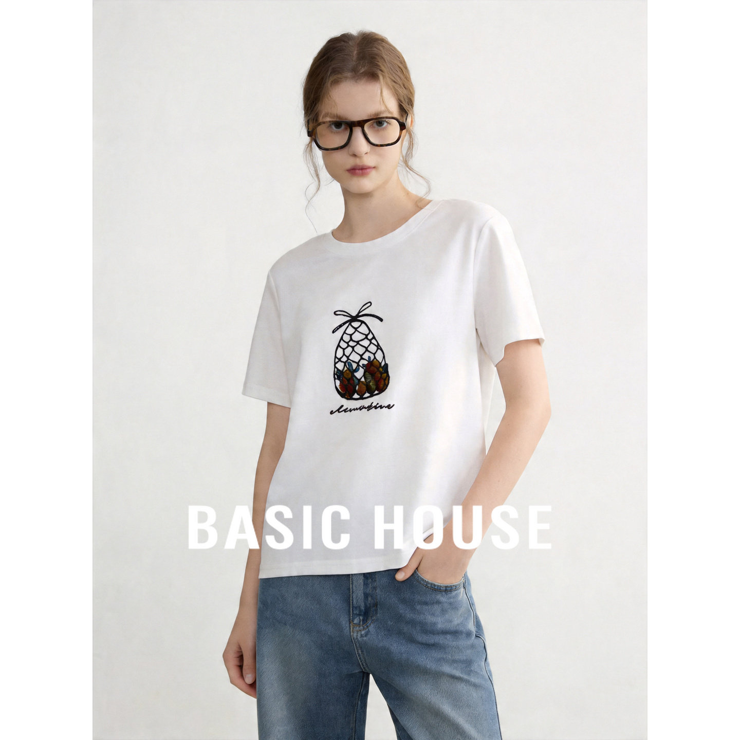 Basic House/百家好白色简约水果印花短袖T恤女夏季莱赛尔棉上衣