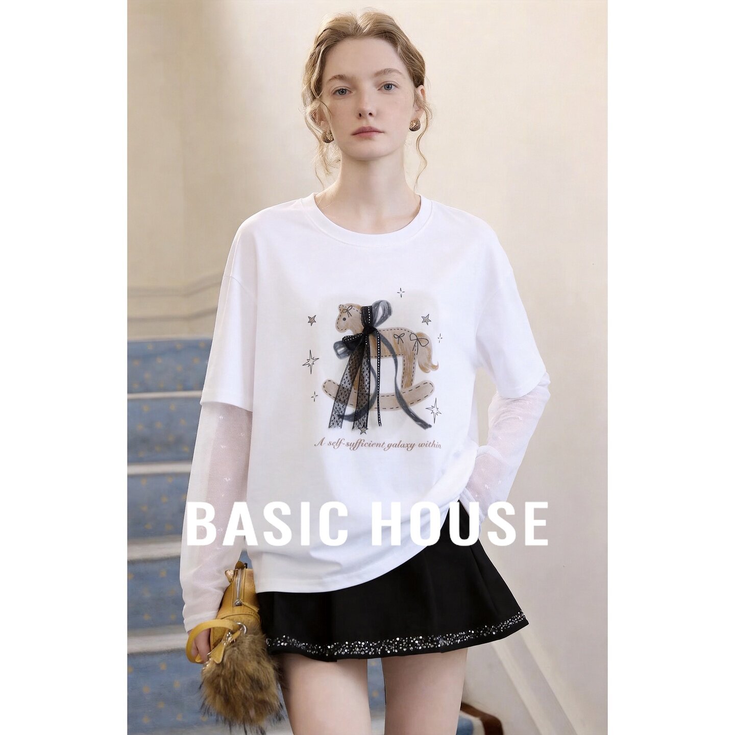 Basic House/百家好休闲慵懒风丝带印花长袖T恤女蕾丝袖减龄上衣