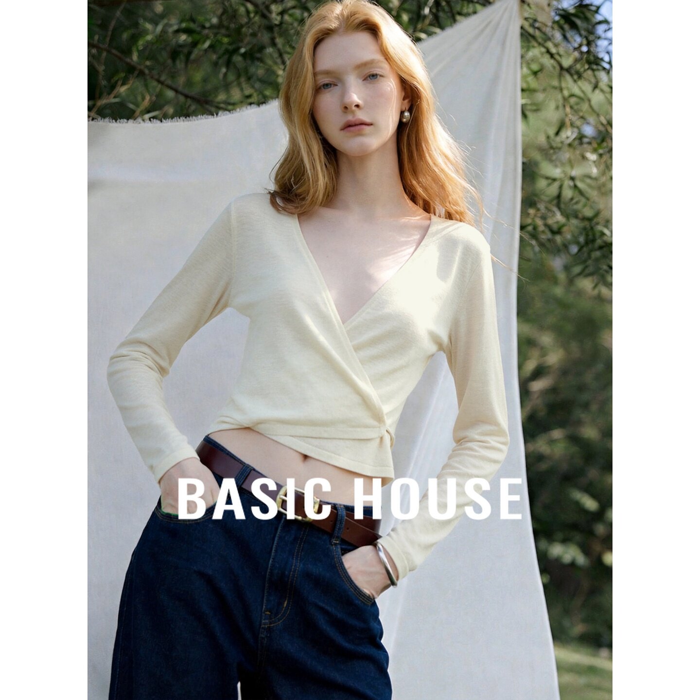 Basic House/百家好奶白V领交叉绑带针织衫女夏辣妹风长袖上衣