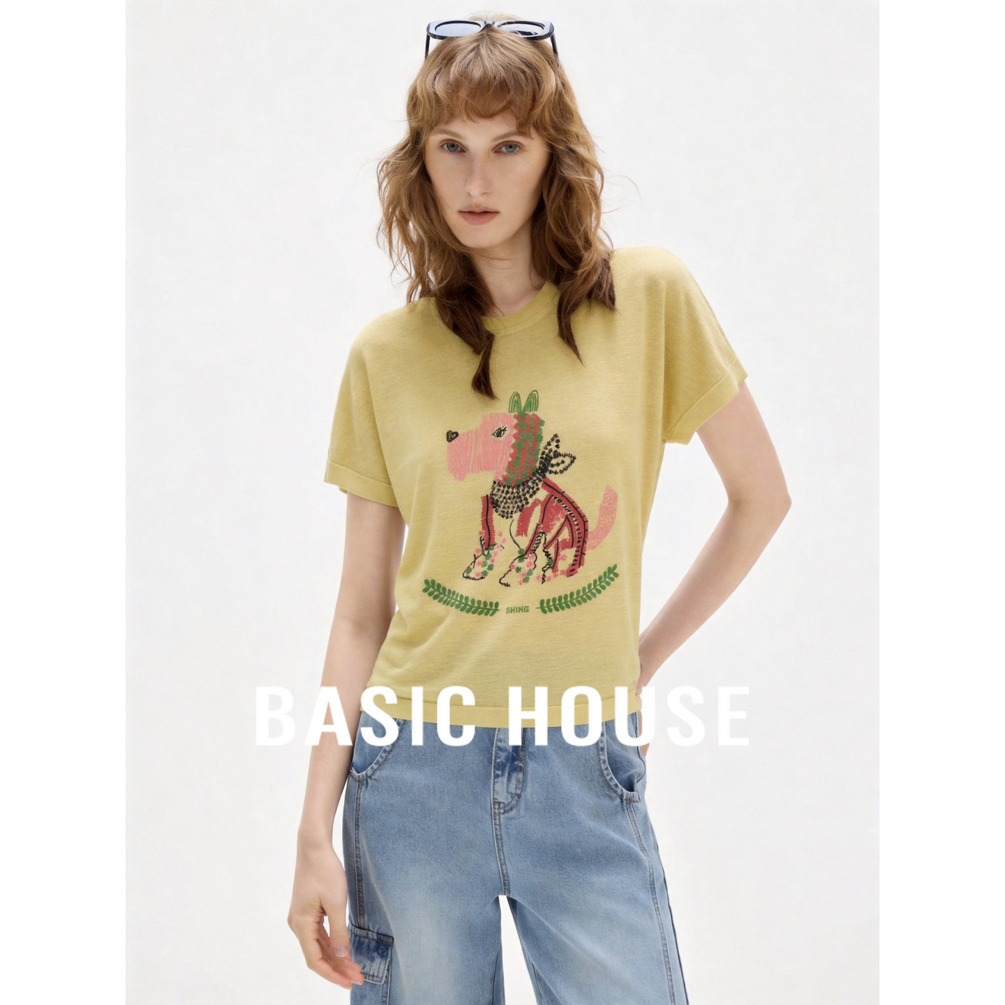 Basic House/百家好黄色卡通印花短袖t恤女夏设计感宽松显瘦上衣