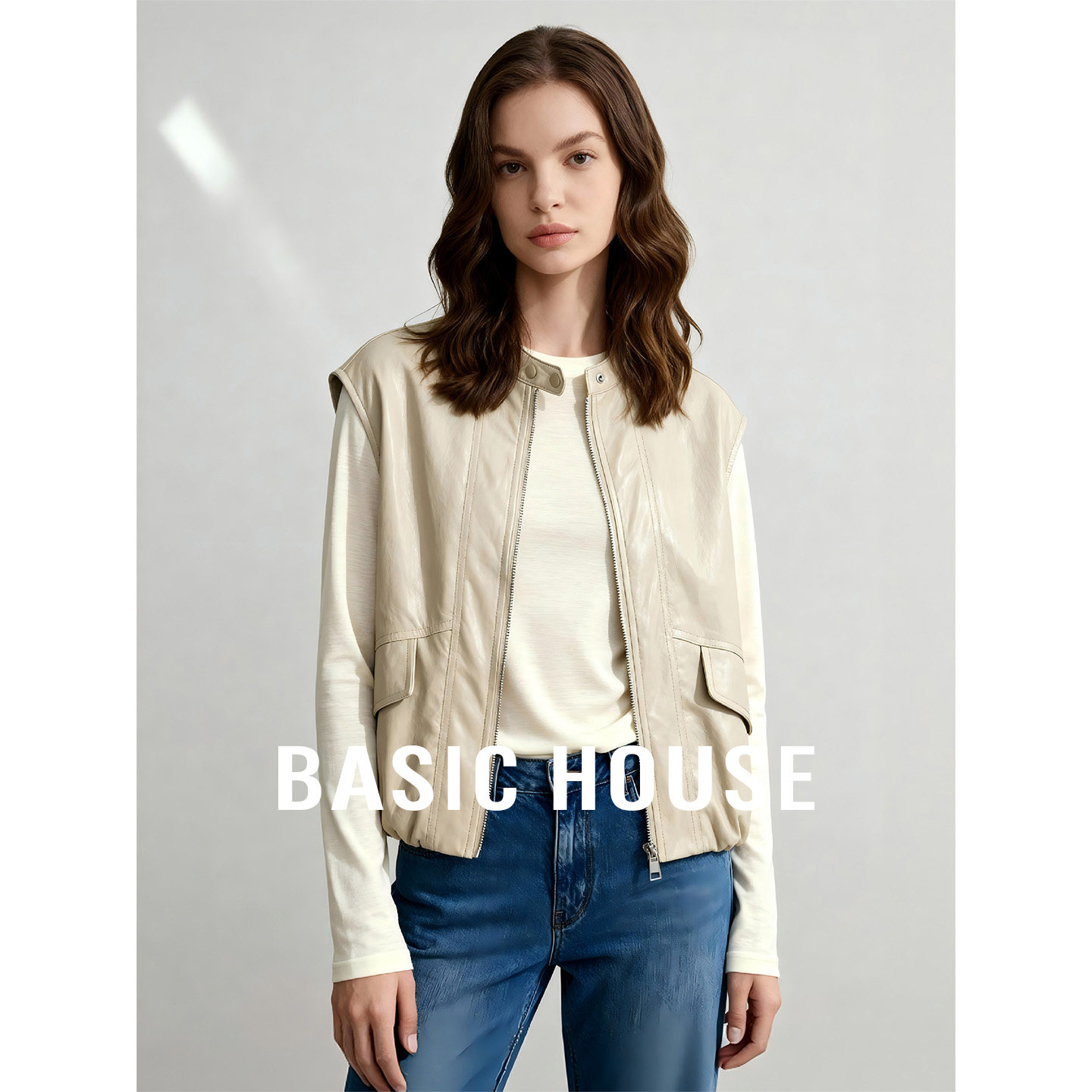 Basic House/百家好纯色立领PU皮马甲女2026新款短款拉链无袖外搭