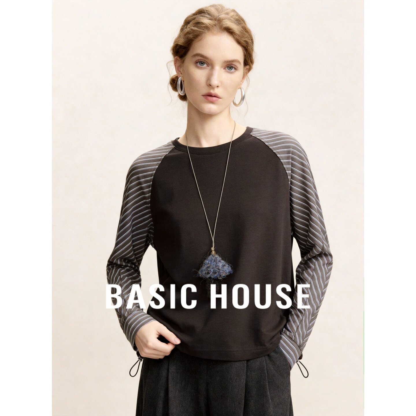 Basic House/百家好莫代尔咖色条纹拼接撞色圆领日常女装长袖T恤