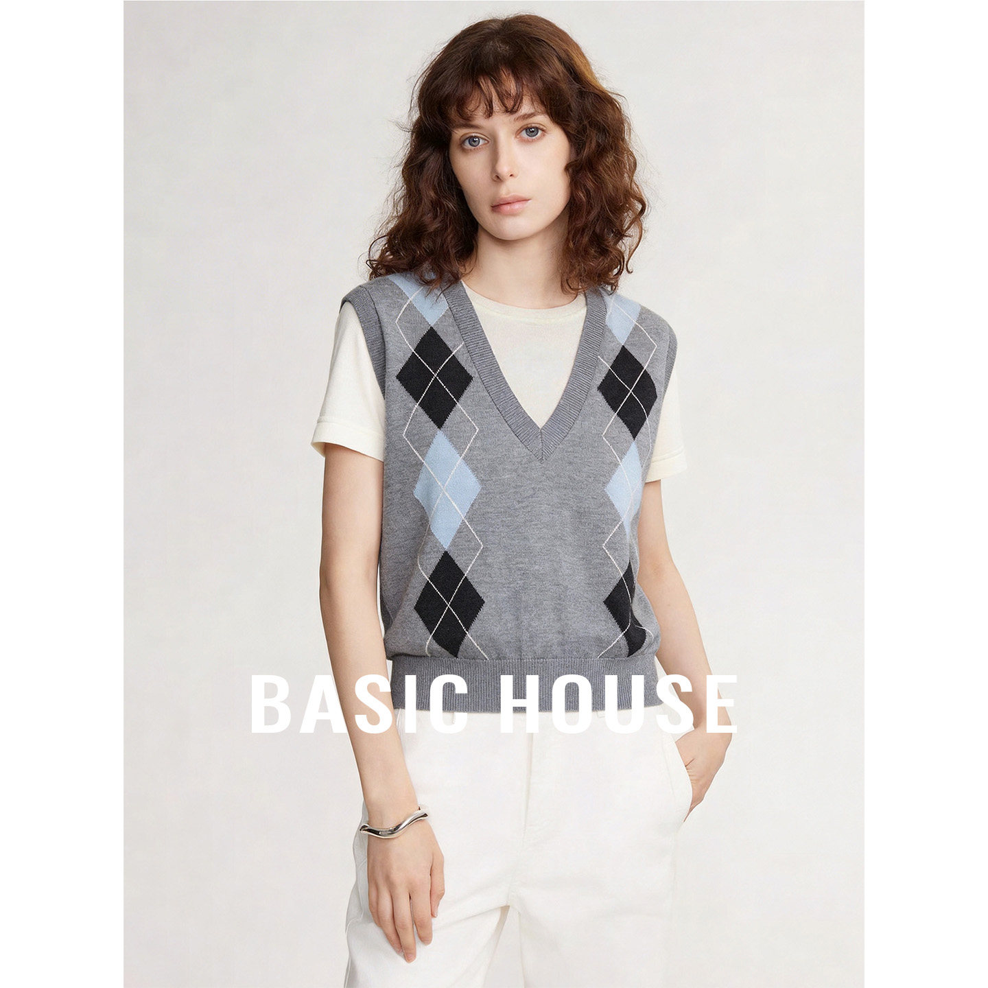 Basic House/百家好2026夏V领假两件小众设计感菱格纹舒适针织衫