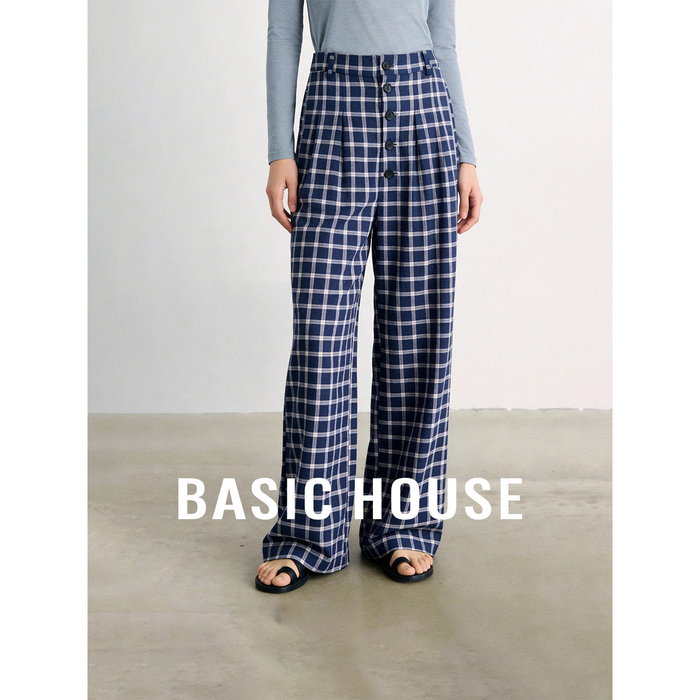Basic House/百家好蓝白撞色格子直筒休闲裤纽扣设计高腰阔腿长裤