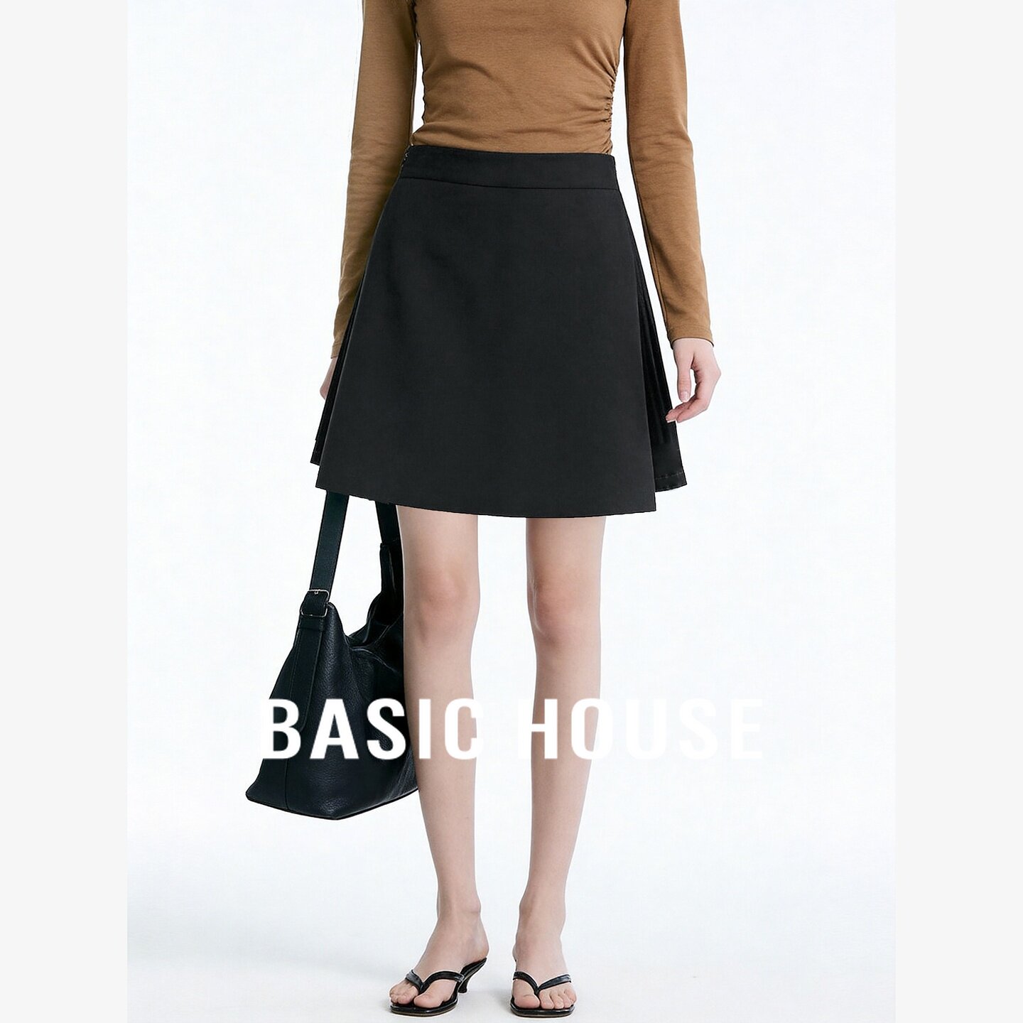 Basic House/百家好黑色高腰开叉设计感裙裤女装显瘦通勤百搭短裤