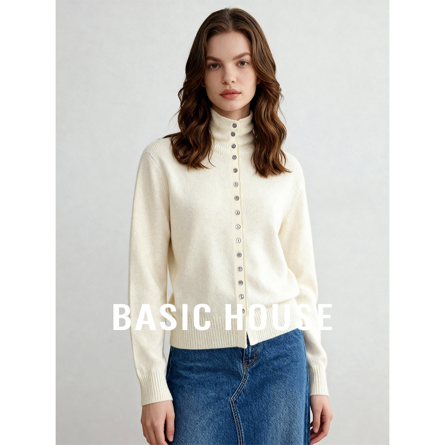 Basic House/百家好白色半高领单排扣羊毛衫女秋简约百搭通勤上衣