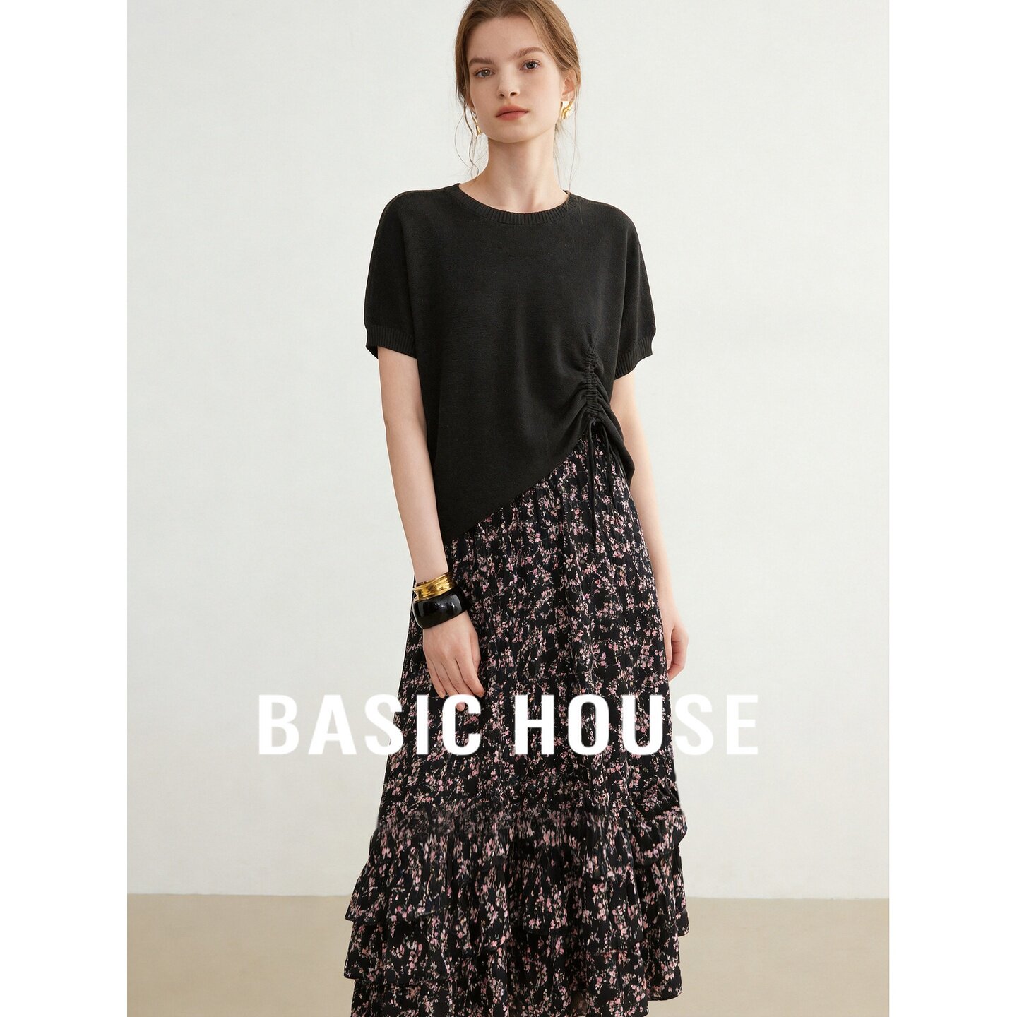 Basic House/百家好舒适轻薄不规则上衣碎花半身裙夏高级松弛套装