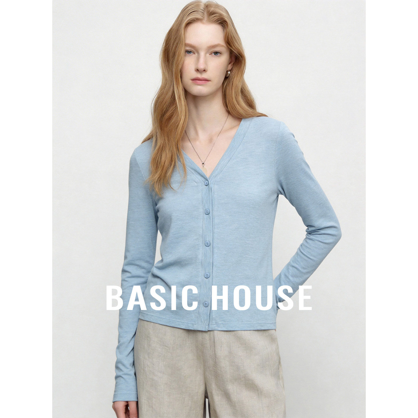 Basic House/百家好蓝色V领简约长袖T恤女夏季桑蚕丝舒适百搭上衣