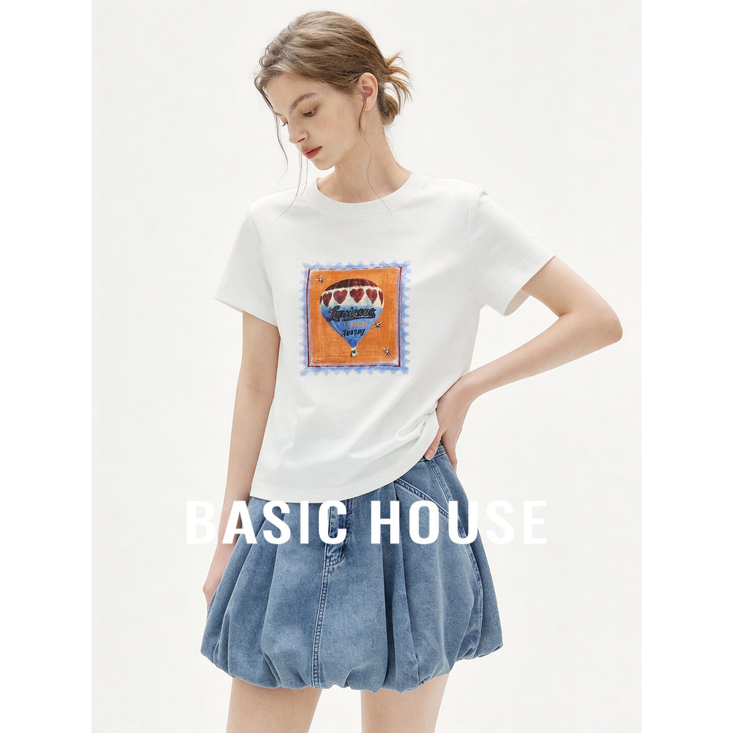 Basic House/百家好简约棉质印花短袖T恤女白色宽松圆领显瘦上衣