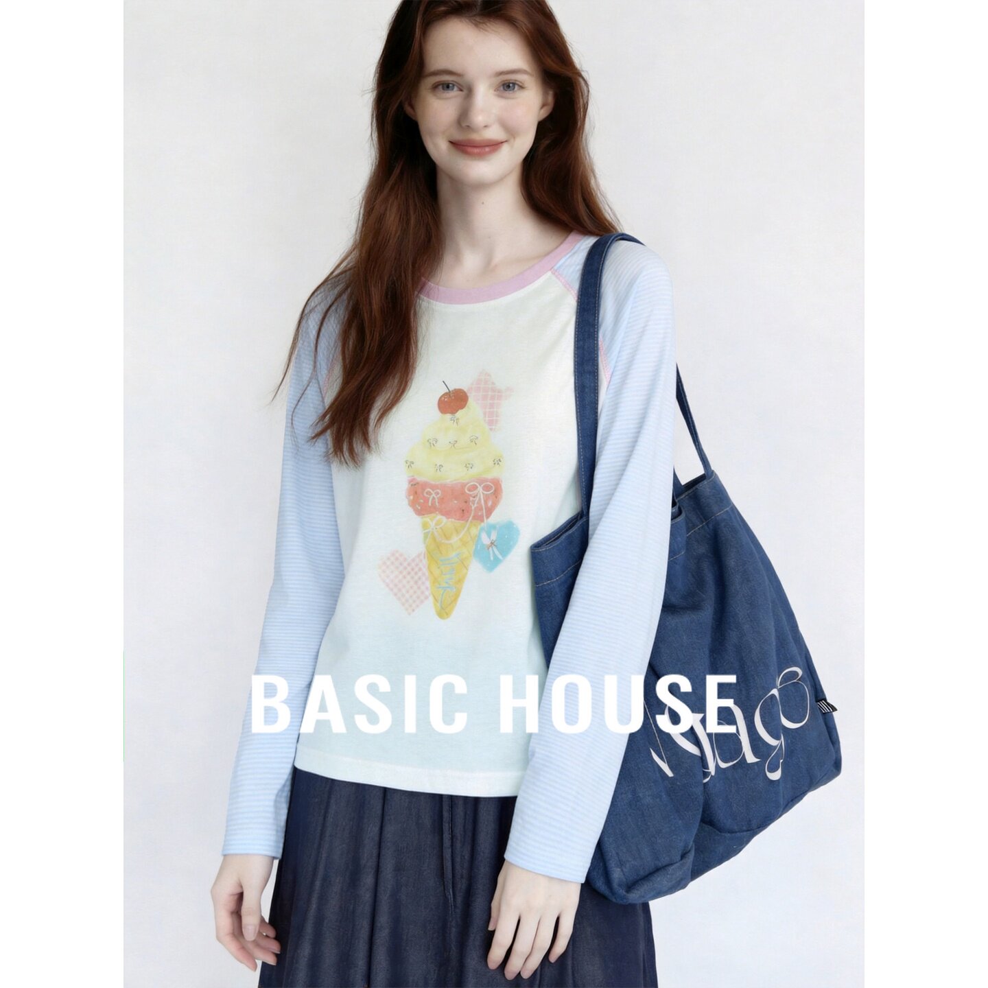 Basic House/百家好休闲风蓝色圆领冰淇淋印花撞色插肩长袖T恤女