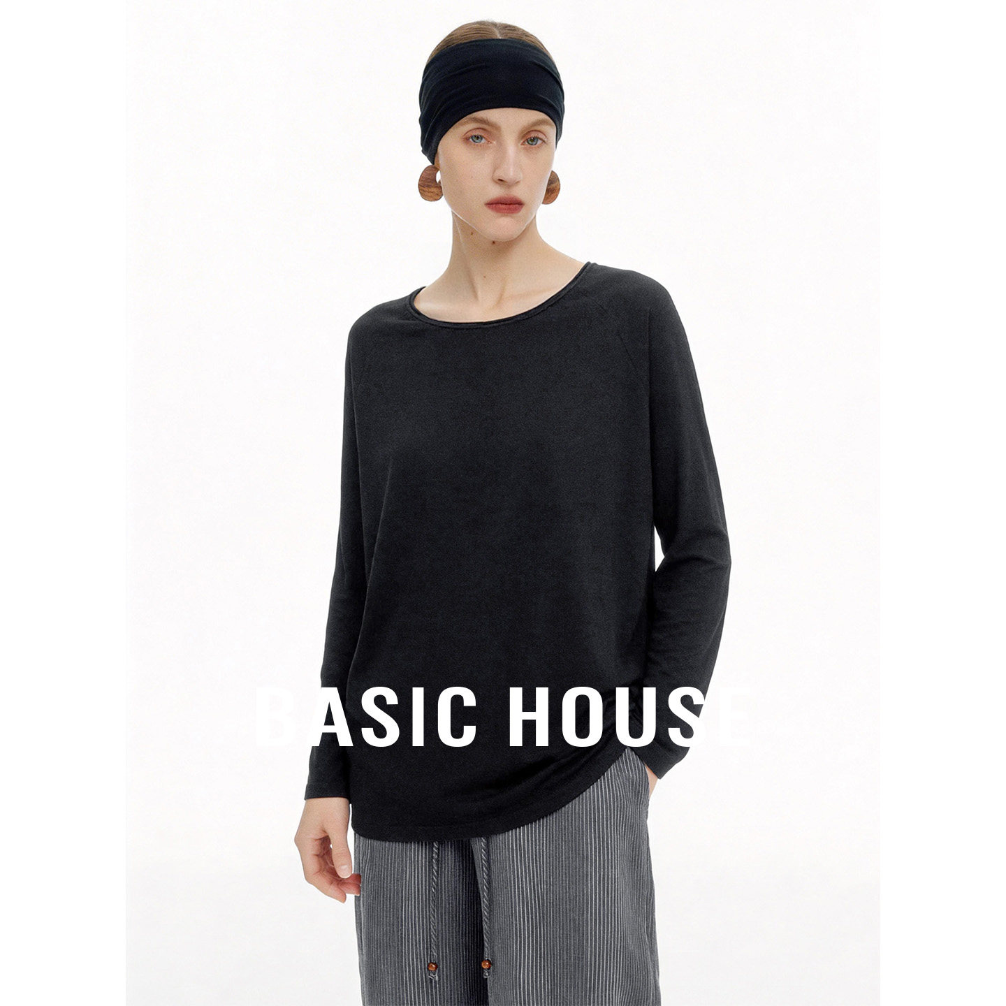 Basic House/百家好黑色圆领基础简约长袖针织衫女秋宽松休闲内搭