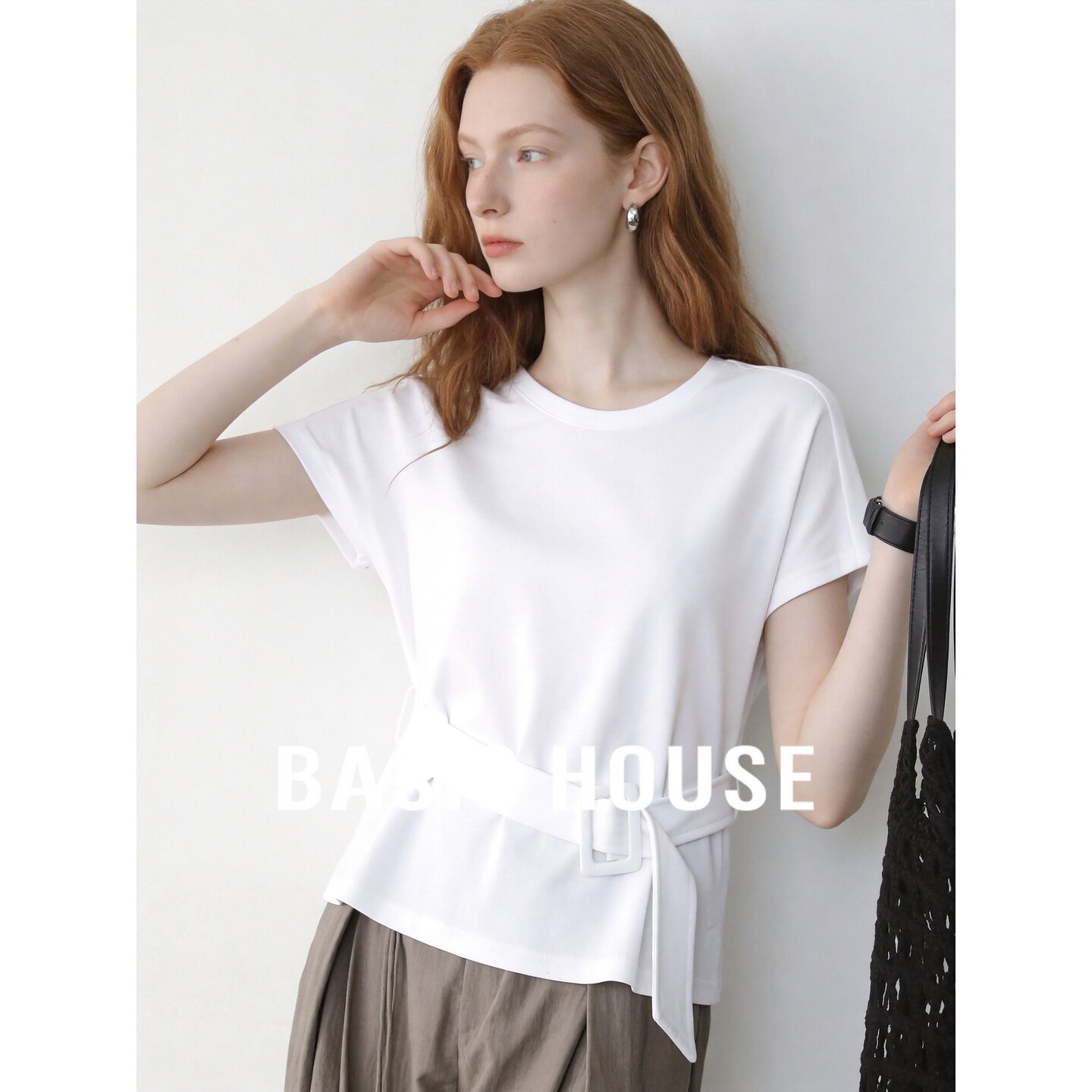 Basic House/百家好白色扭结短袖T恤女夏修身显瘦纯色不规则上衣