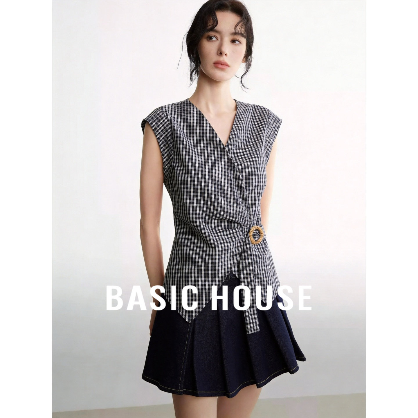 Basic House/百家好黑白格子韩系V领无袖衬衫女夏季收腰显瘦上衣