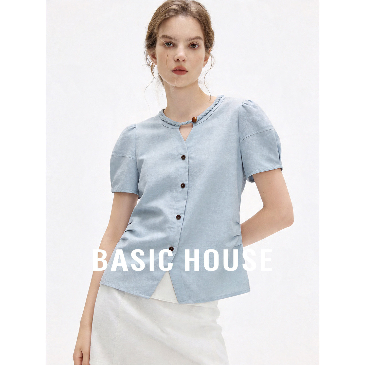Basic House/百家好蓝色清新单排扣收腰短袖衬衫女夏舒适透气上衣