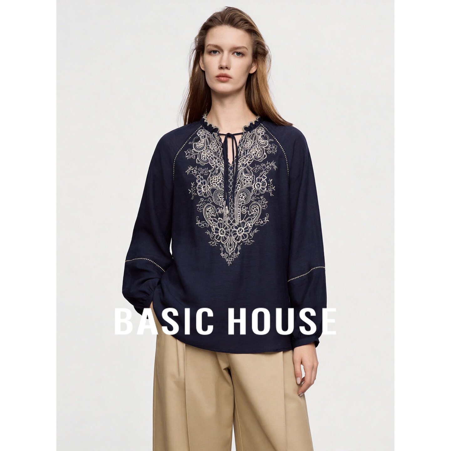 Basic House/百家好全苎麻复古刺绣长袖衬衫女藏青色系带百搭上衣