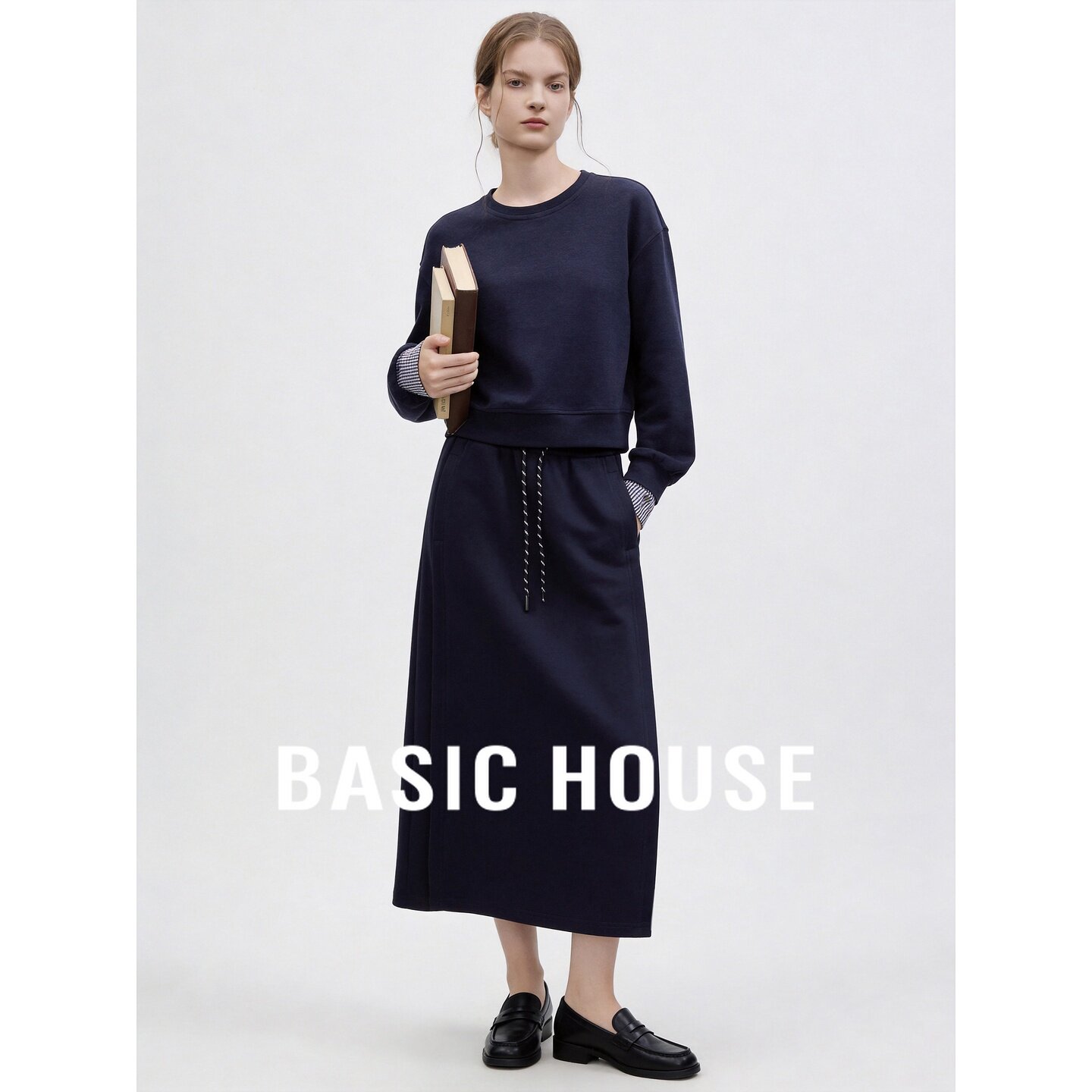 Basic House/百家好休闲风牛仔蓝短款长袖卫衣抽绳半身裙套装女秋