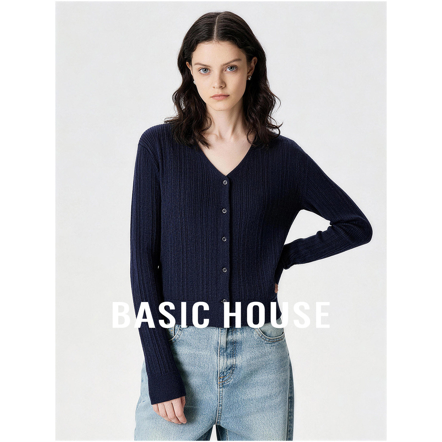 Basic House/百家好V领纯色简约针织开衫女26春季可内搭外穿上衣