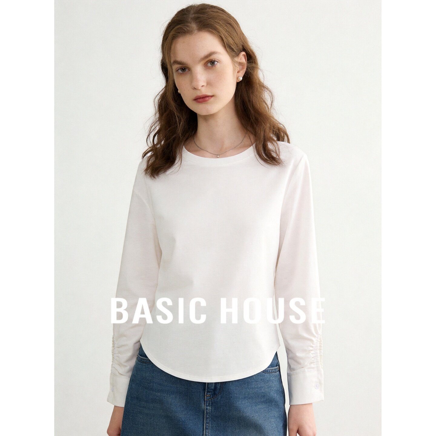 Basic House/百家好白色圆领长袖T恤秋宽松套头弧形下摆极简韩版