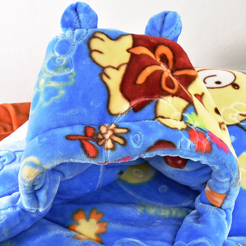 婴儿外出抱毯宝宝包被冬季加厚款加绒披风斗篷抱被出门背围被毛毯