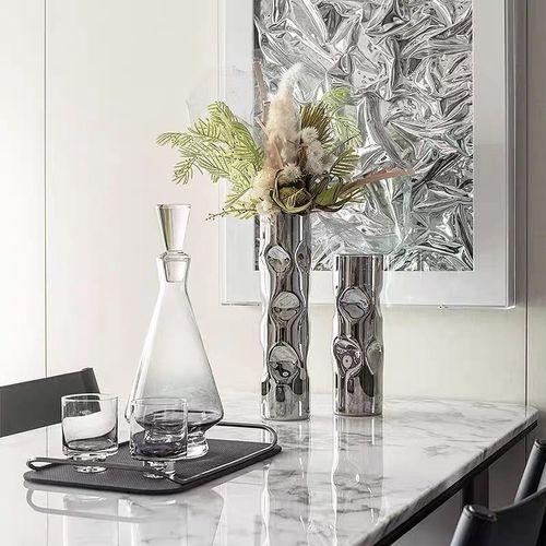 现代轻奢餐桌茶几摆件电视柜银色花器酒柜玻璃酒具简约皮质托盘