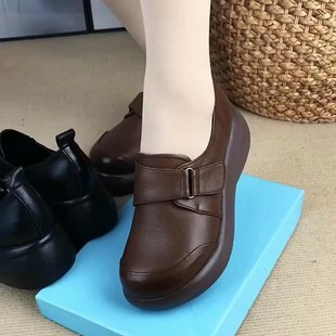 厚底包鞋女2023新款中老年人软底休闲女士皮鞋舒适真皮圆头妈妈鞋