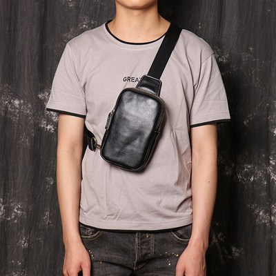 2024新款小号胸前包头层牛皮男包包男士胸包真皮斜挎包男款高级感