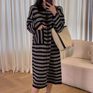 韩版慵懒风条纹针织连衣裙女气质秋冬新款复古宽松中长款毛衣裙女