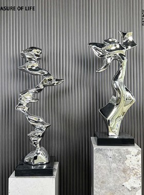 现代样板房轻h奢艺术摆件客厅玄关电视柜旁边落地雕塑软装饰工艺