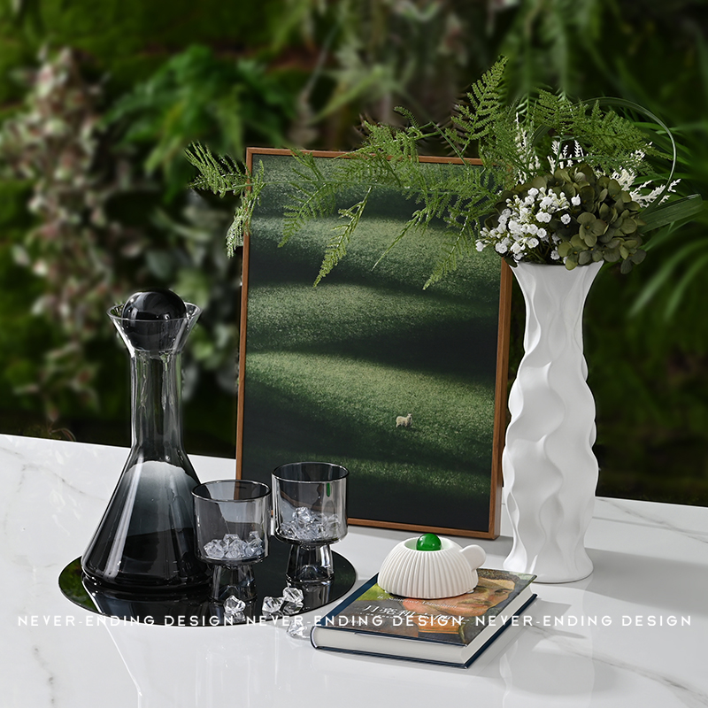 现代风样板房餐桌客厅茶几托盘酒具花艺软装饰品