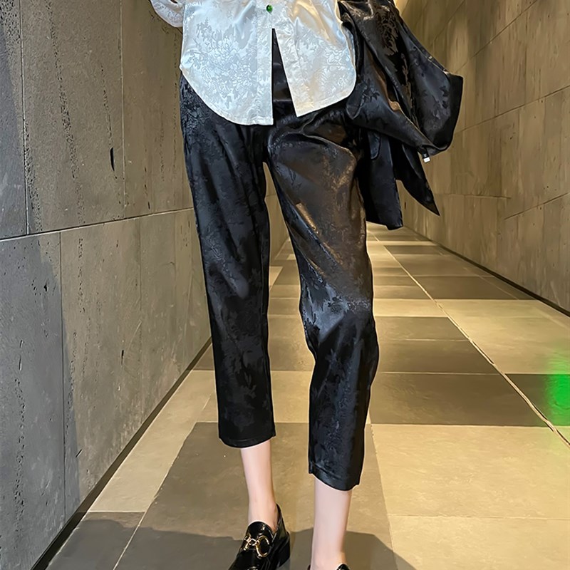 2025年春夏新款潮流休闲复古黑色印花女裤时尚百搭显瘦高级九分裤